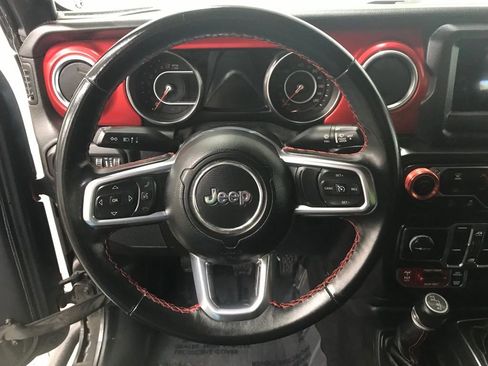 Used 2021 Jeep Gladiator Rubicon image 12