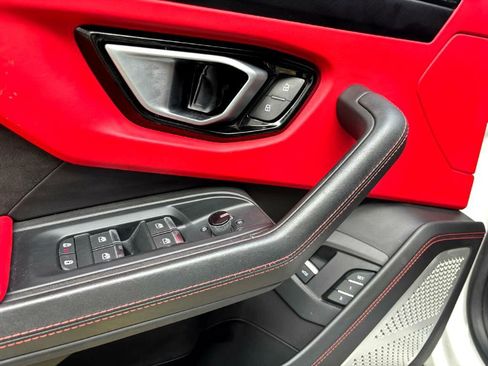 Used 2021 Lamborghini Urus image 14