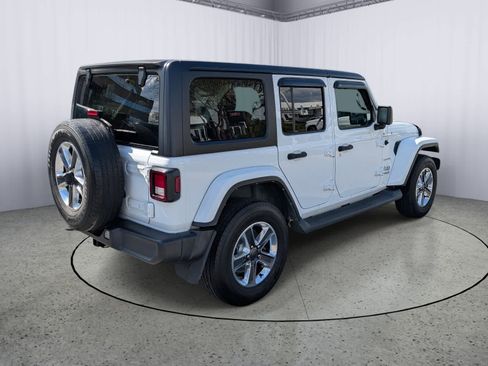 Used 2021 Jeep Wrangler Unlimited Sahara image 3