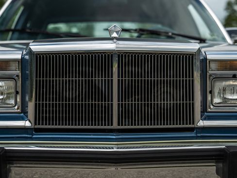 Used 1988 Chrysler Fifth Avenue RWD image 27