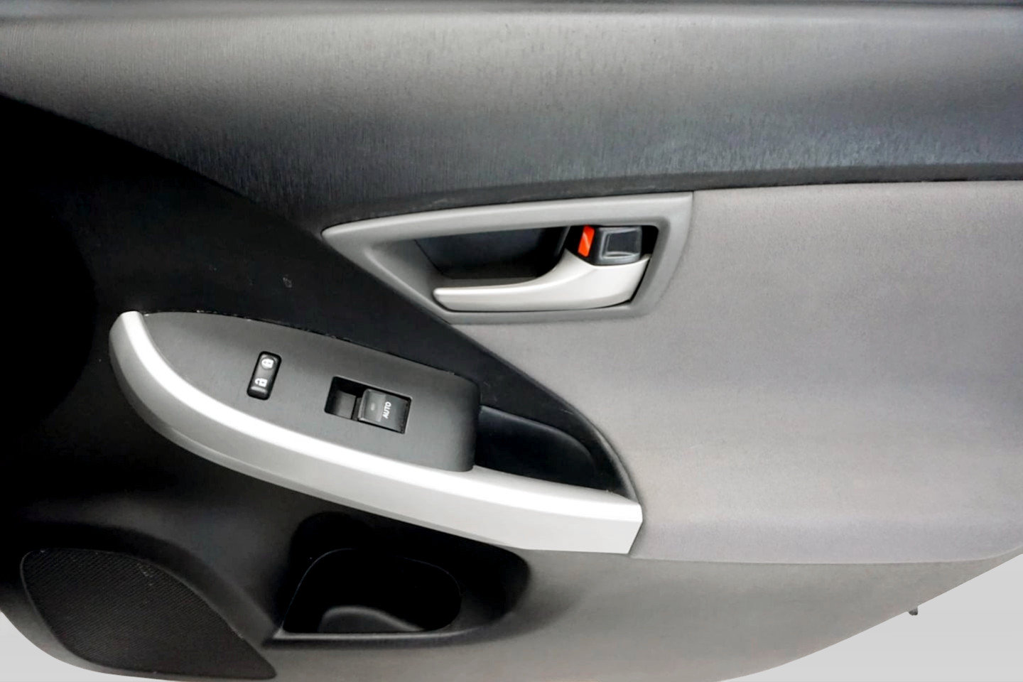 Used 2015 Toyota Prius Three FWD image 25
