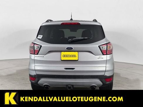 Used 2017 Ford Escape SE w/ Equipment Group 201A AWD/4WD image 4