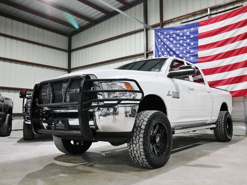 Used 2018 RAM 2500 Tradesman w/ Chrome Appearance Group AWD/4WD image 3