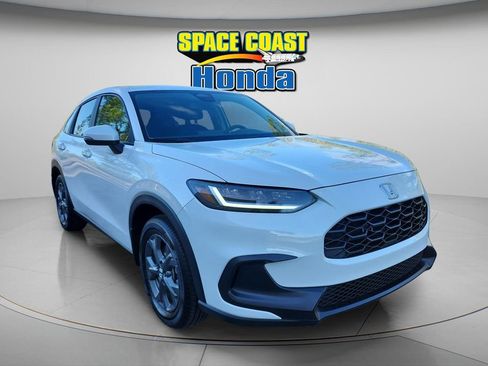 New 2026 Honda HR-V LX image 2