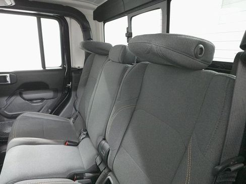 Used 2024 Jeep Gladiator Sport image 24