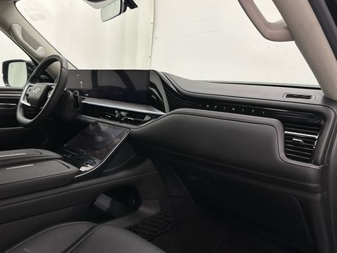 Used 2025 INFINITI QX80 Pure w/ Cargo Package AWD/4WD image 18