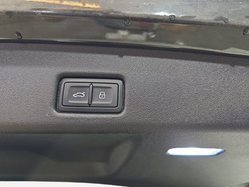Used 2025 Audi Q5 Prestige AWD/4WD image 16