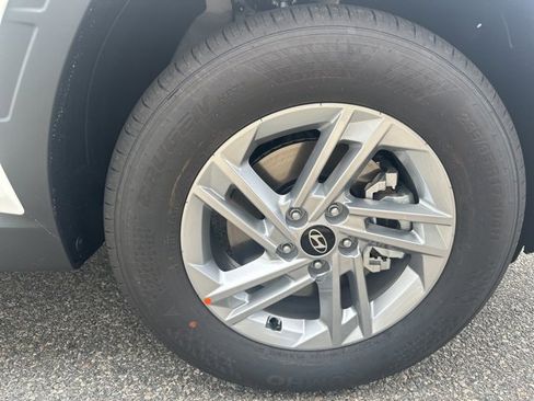 New 2025 Hyundai Tucson SE image 36