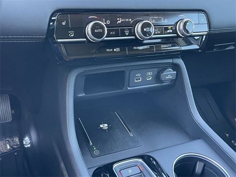 New 2025 Honda Pilot Touring image 18