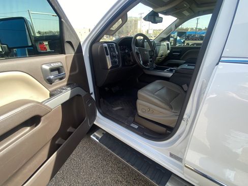 Used 2019 Chevrolet Silverado 2500 LTZ w/ Duramax Plus Package image 11