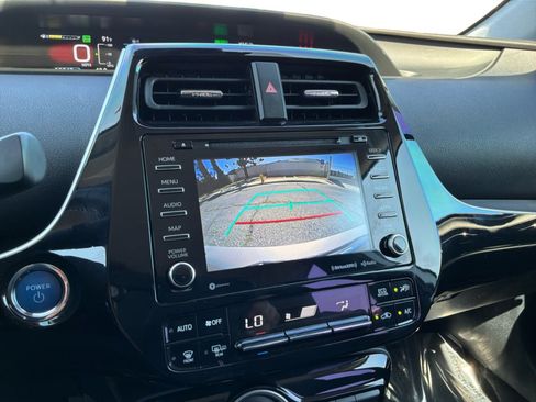 Used 2020 Toyota Prius Prime LE FWD image 12