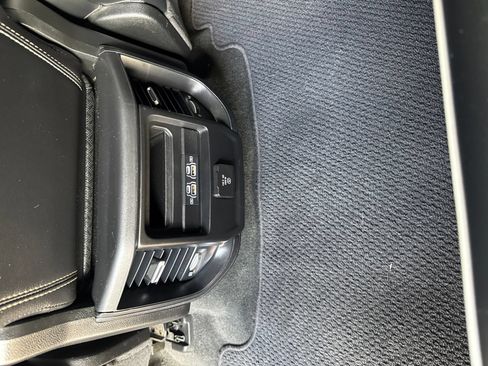 Used 2023 RAM 1500 Laramie AWD/4WD image 18