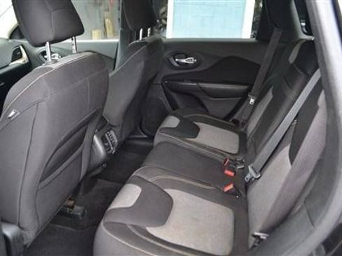 Used 2014 Jeep Cherokee Latitude FWD image 14
