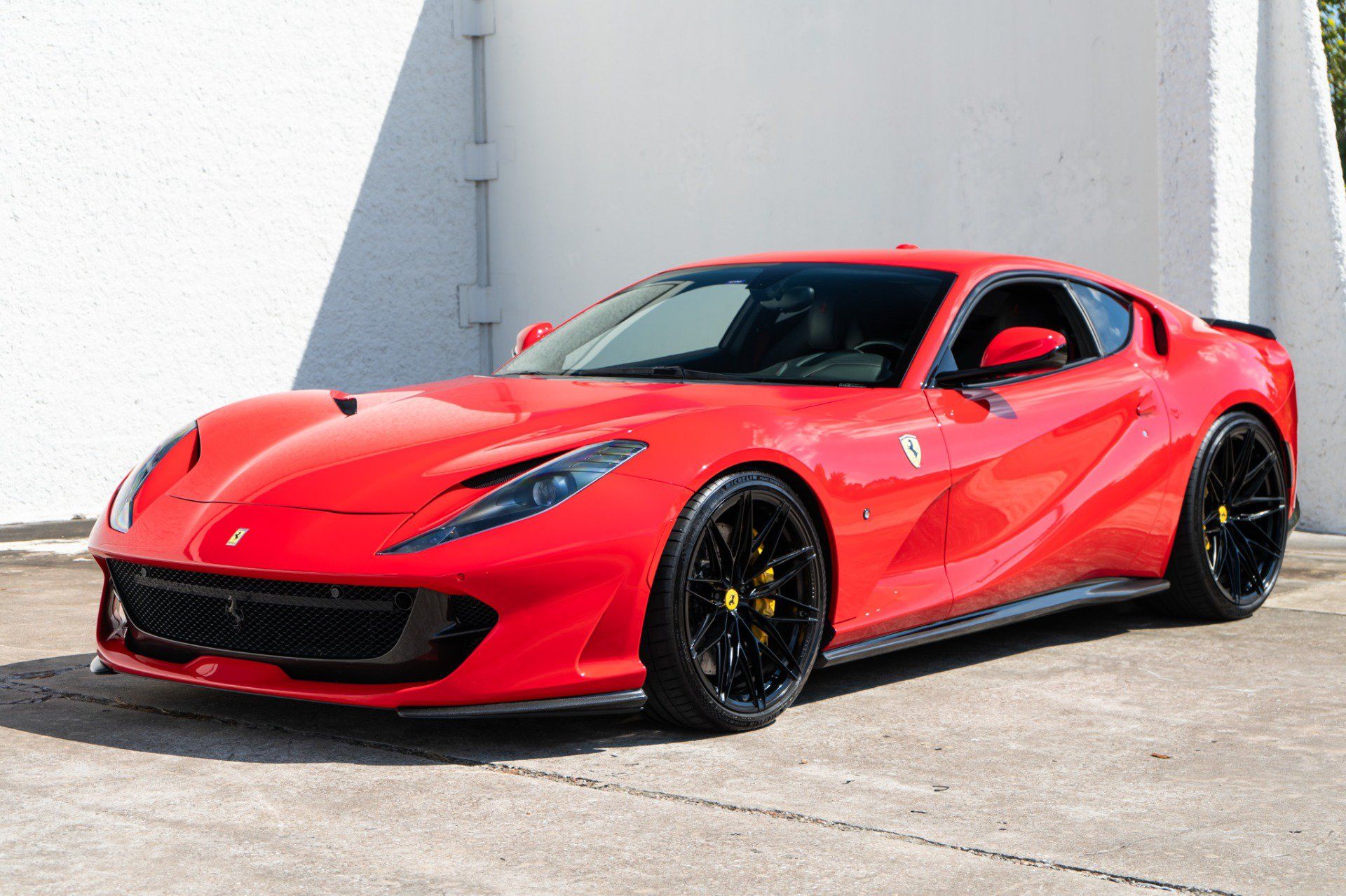 Used 2019 Ferrari 812 Superfast RWD image 2