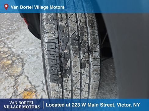 Used 2025 Toyota RAV4 XLE w/ Weather Package image 28