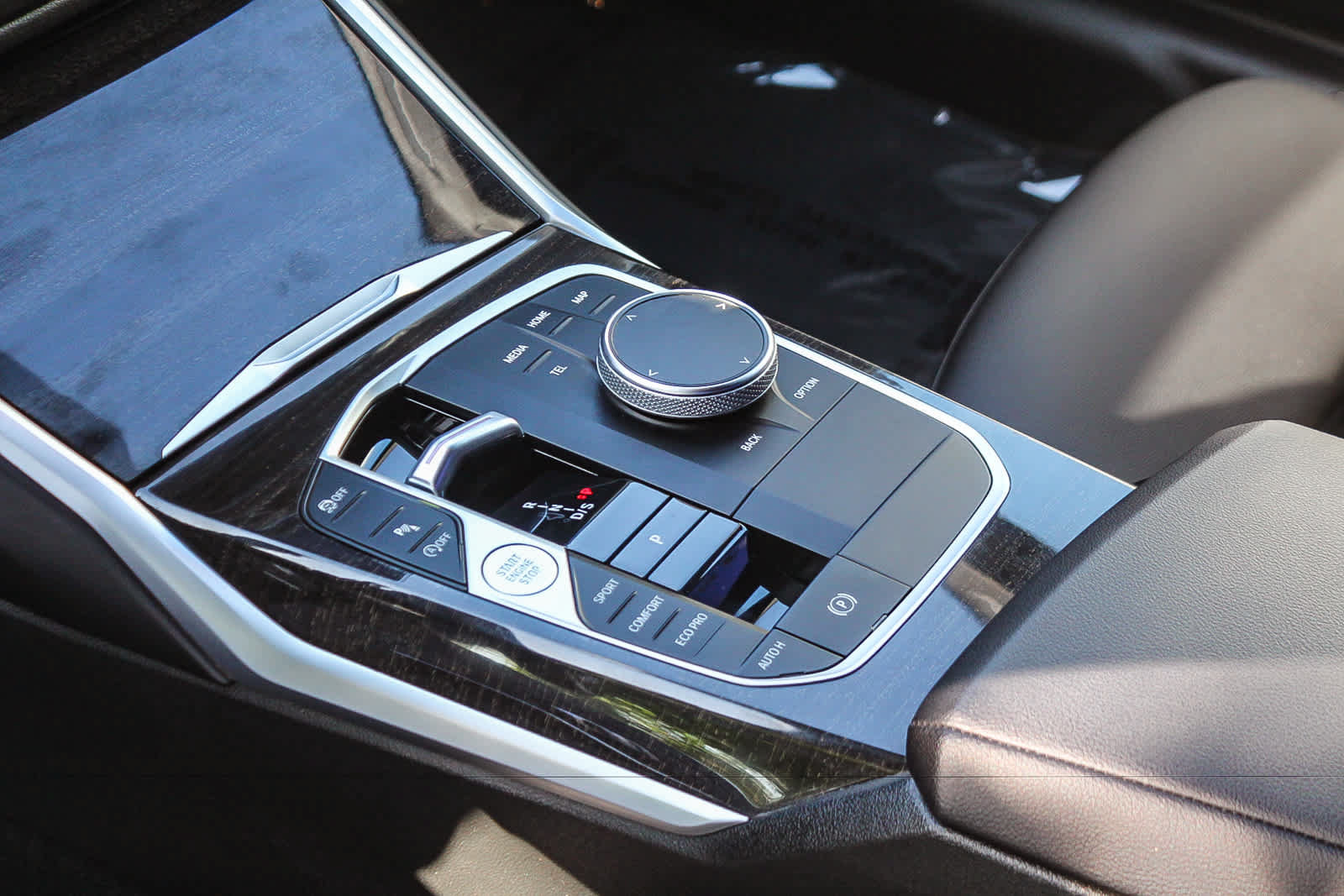 Used 2023 BMW 330i Sedan w/ M Sport Package RWD image 18