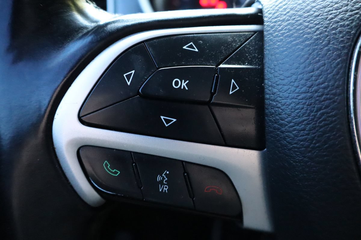 Used 2015 Dodge Charger SXT w/ AWD Plus Group image 29