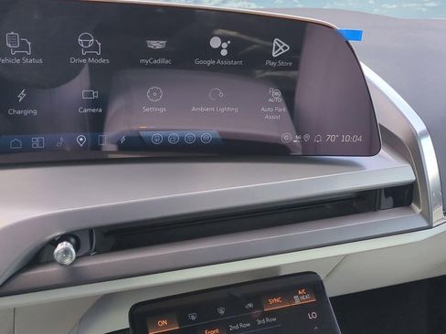 New 2026 Cadillac Vistiq Luxury AWD/4WD image 10