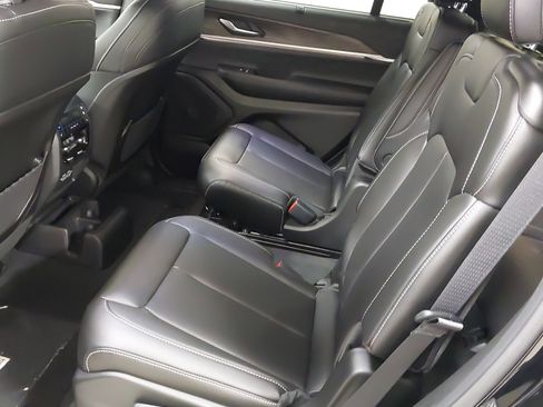 New 2025 Jeep Grand Cherokee L Limited image 38