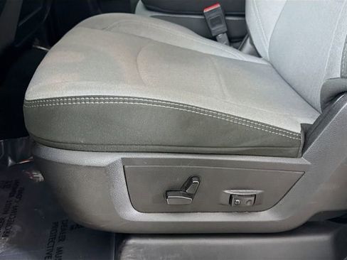 Used 2024 RAM 2500 Big Horn w/ Bed Utility Group image 18