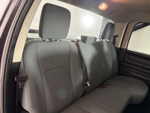 Used 2015 RAM 1500 Express RWD image 18