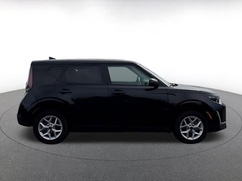 Used 2025 Kia Soul LX w/ LX Technology Package image 9