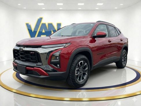 Used 2025 Chevrolet Equinox ACTIV w/ Safety and Technology Package AWD/4WD image 1