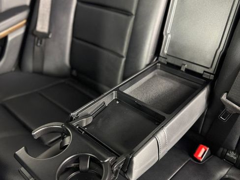 Used 2010 Mercedes-Benz E 350 Sedan image 19