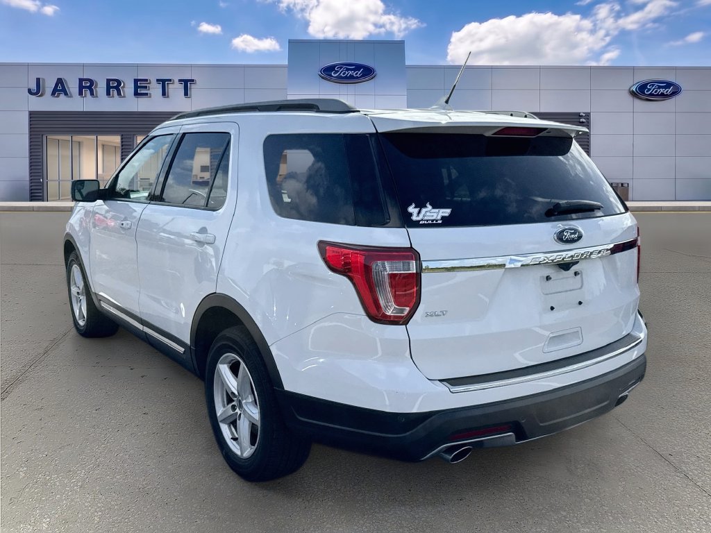 Used 2018 Ford Explorer XLT w/ Equipment Group 201A FWD image 3