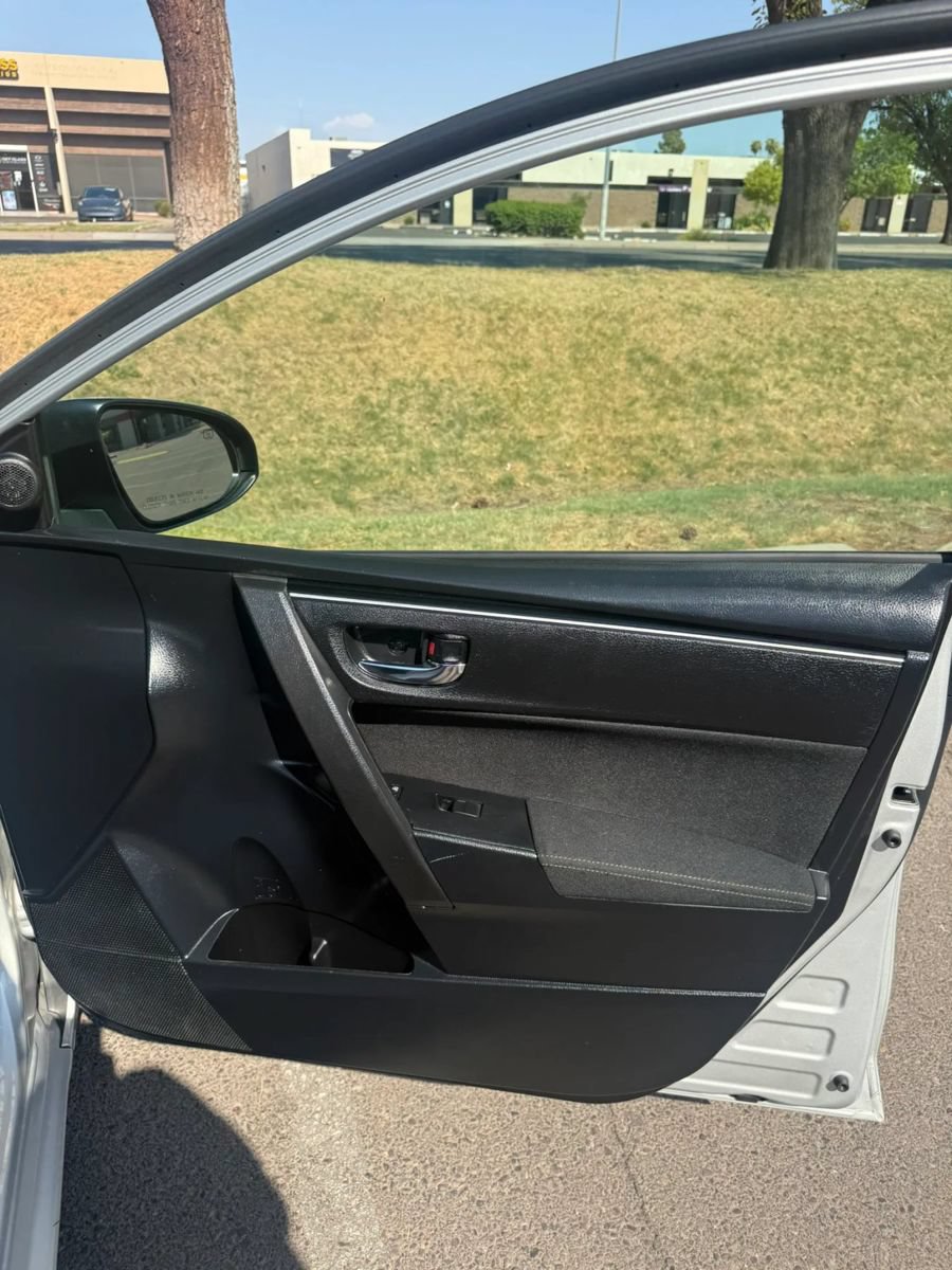 Used 2019 Toyota Corolla LE w/ Carpet Mat Package (TMS) FWD image 15