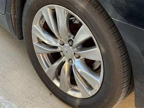 Used 2015 INFINITI Q70 L 5.6 w/ V8 Deluxe Technology Package image 9