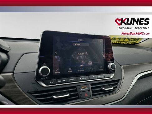 Used 2025 Nissan Altima 2.5 SV FWD image 18