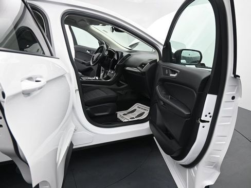 Used 2021 Ford Edge SE AWD/4WD image 11