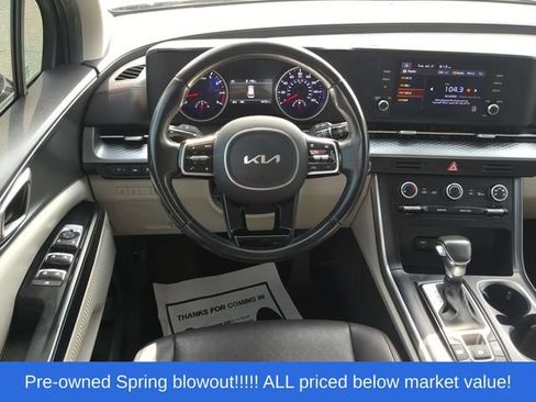 Used 2022 Kia Carnival LX FWD image 38