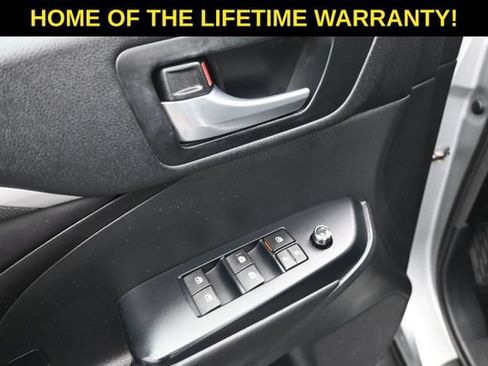Used 2017 Toyota Highlander SE AWD/4WD image 13