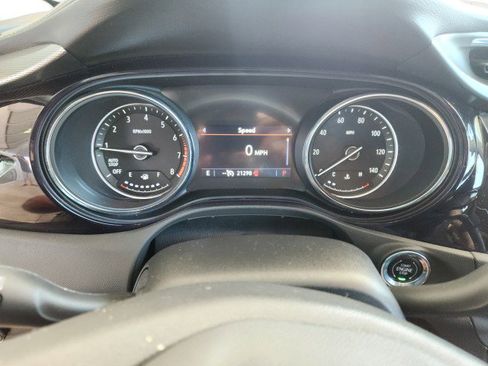 Used 2022 Buick Encore GX Essence w/ Experience Buick Package image 33