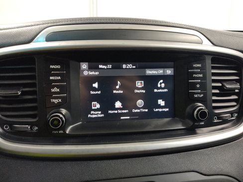 Used 2020 Kia Sorento LX FWD image 25