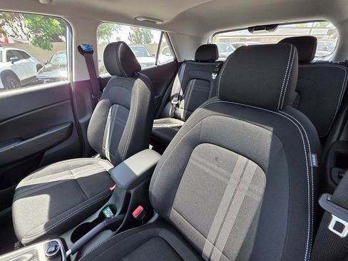 New 2025 Hyundai Venue SEL image 16