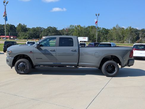 New 2026 RAM 3500 Laramie w/ Night Edition AWD/4WD image 2