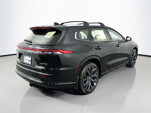 New 2025 Toyota Crown Signia Limited image 7