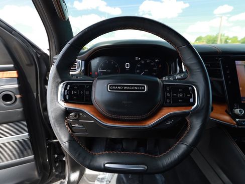 Used 2024 Jeep Grand Wagoneer L Series III AWD/4WD image 9