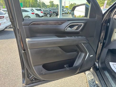 Used 2021 Chevrolet Tahoe Z71 w/ Rear Media and Nav Package AWD/4WD image 22