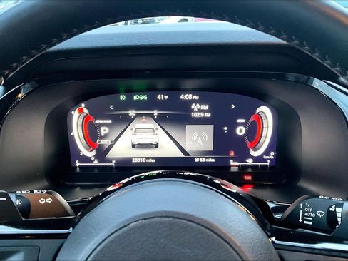 Used 2023 Nissan Pathfinder Platinum image 13