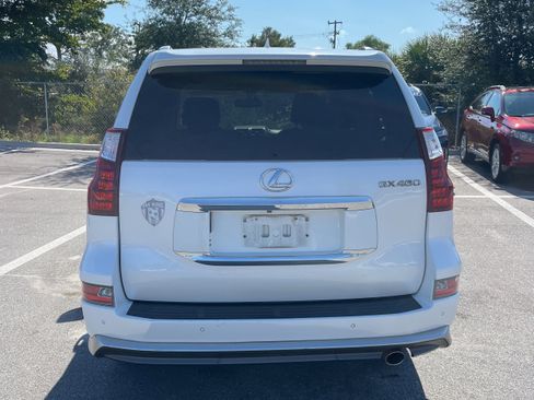 Used 2018 Lexus GX 460 image 14