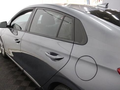 Used 2018 Hyundai Ioniq Plug-In Hybrid FWD image 11