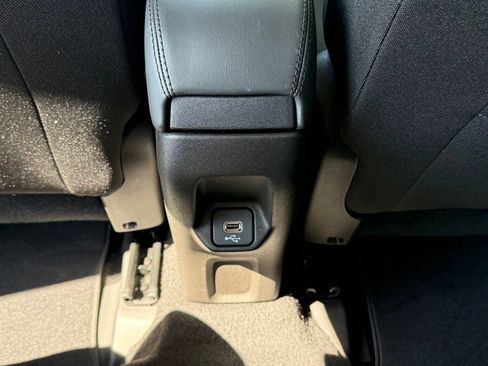 Used 2020 Jeep Renegade Altitude AWD/4WD image 21