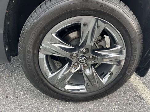 Used 2018 Toyota Highlander Limited Platinum image 12