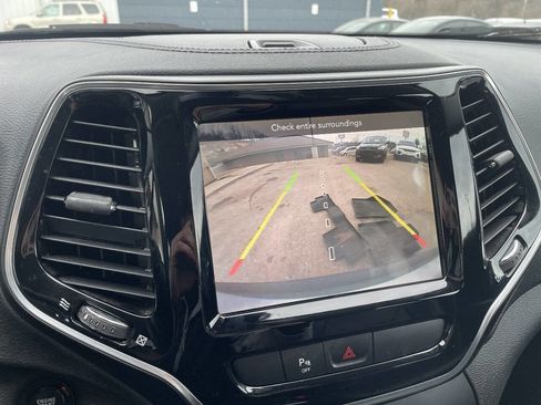 Used 2019 Jeep Cherokee Limited AWD/4WD image 34
