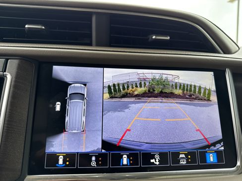 Used 2021 GMC Yukon XL Denali w/ Denali Premium Package image 26