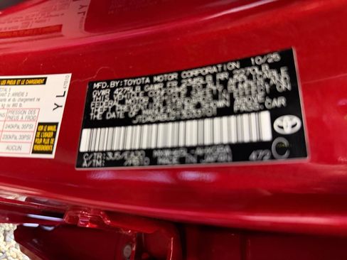 Used 2026 Toyota Prius XLE AWD/4WD image 35